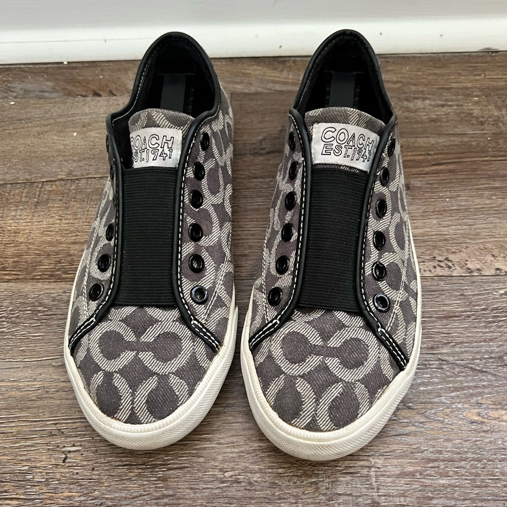 Coach Bev Monogram Sneaker, size is 9B